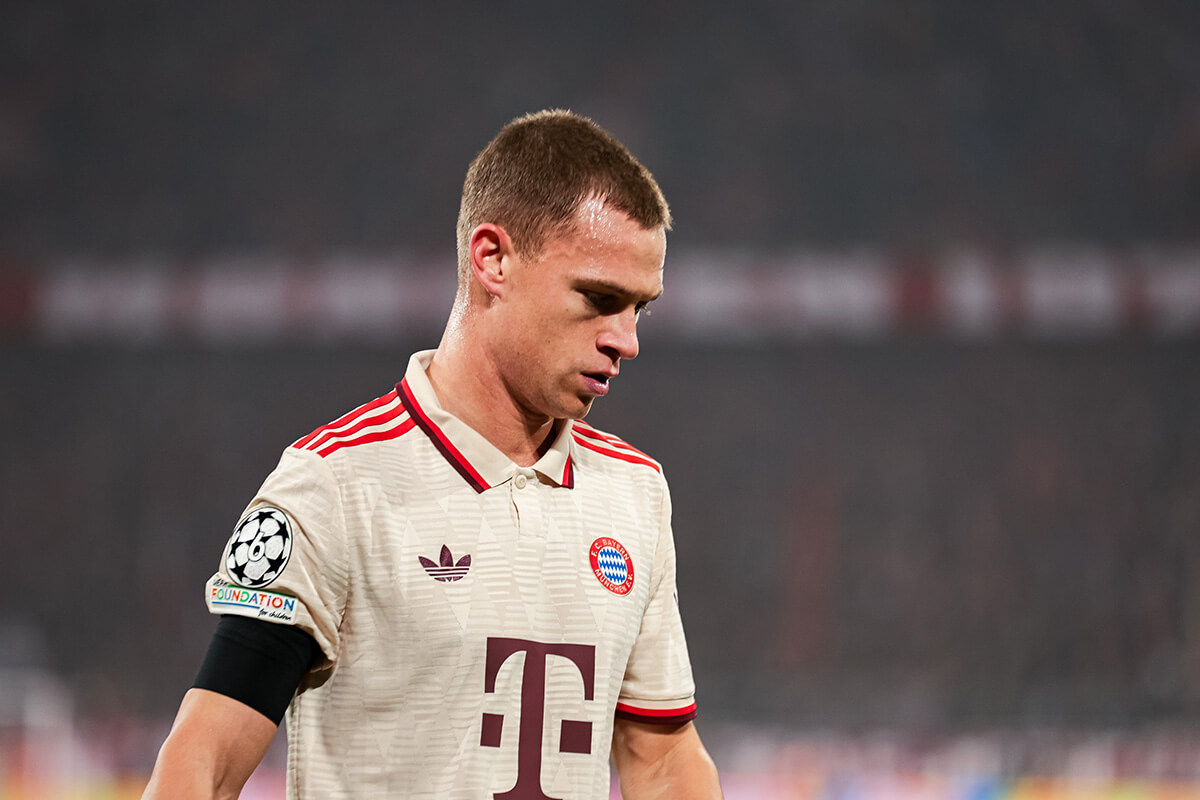 Image showing a Bayern Munich player with a UCL 6 times winner badge on his sleeve